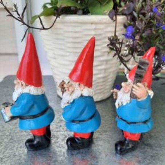 Garden Gnomes Mini Miniature Painted Resin Three Piece Set Indoor Outdoor NEW - Picture 3 of 4